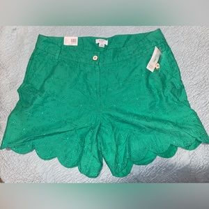 Crown & Ivy 14w Shelby Green Shorts NWT 7”inseam